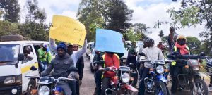 Tetu residents protest cancellation of a 52 Km Road